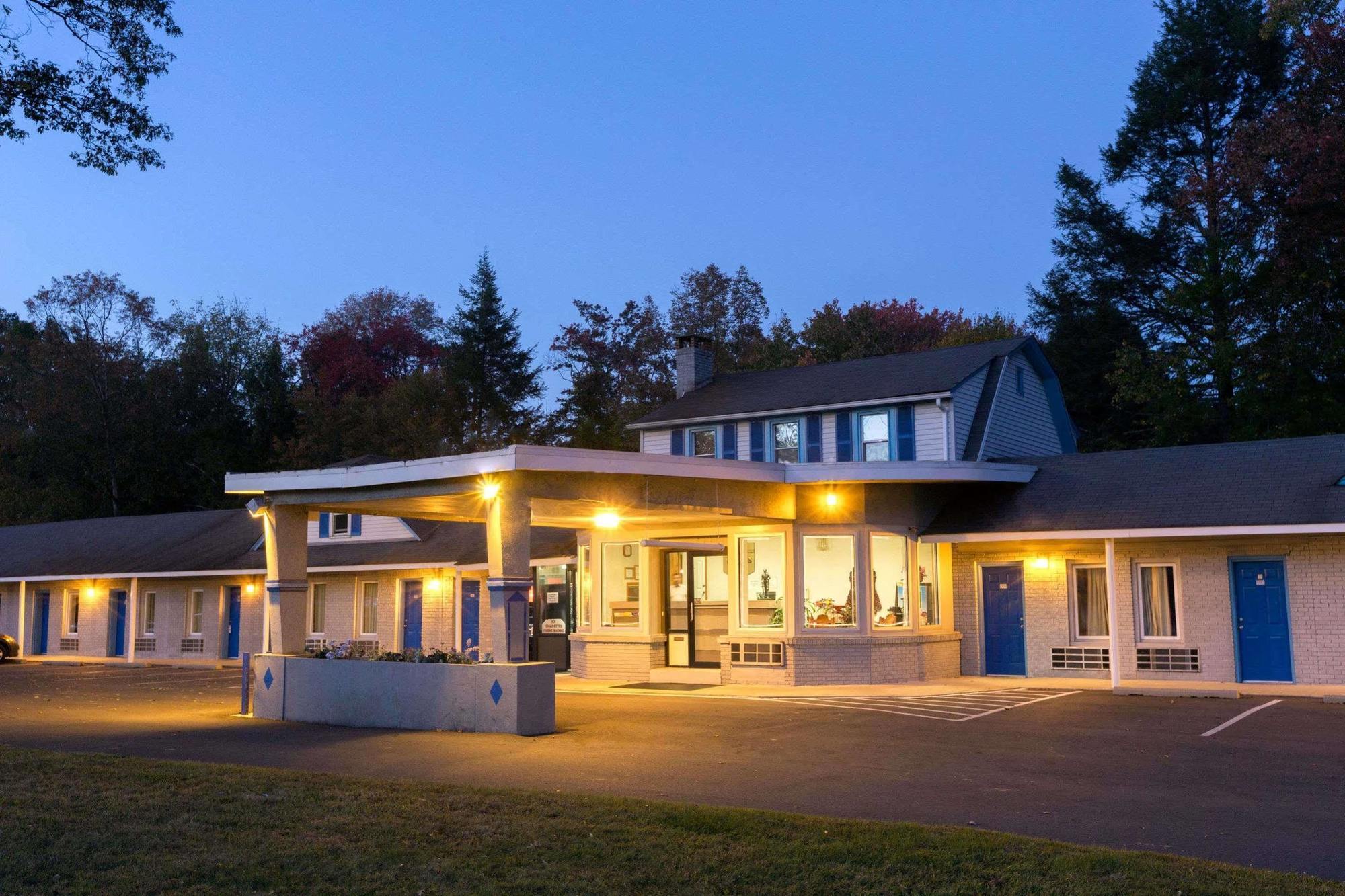 Night Lodge بارتونسفيل المظهر الخارجي الصورة